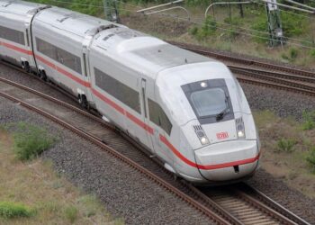 В Баварии сириец с топором напал на пассажиров поезда — четыре человека получили ранения