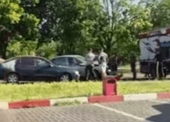 Авария в столице: Автомобиль выехал на встречку. Двое пострадавших