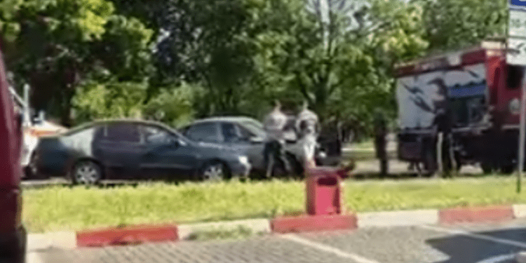 Авария в столице: Автомобиль выехал на встречку. Двое пострадавших