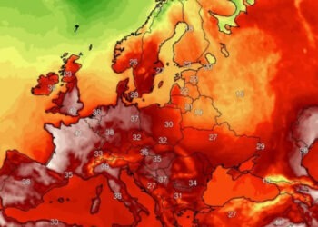Из-за жары в Европе скончались около 2 300 человек