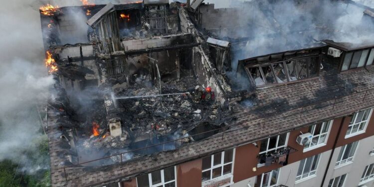 Расследование набирает обороты: По делу о пожаре на мансарде в Дурлештах прошли новые обыски