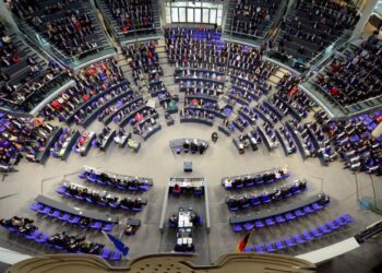 Deputații din Bundestag, obligați să îndepărteze simbolurile LGBTQ+ din birouri