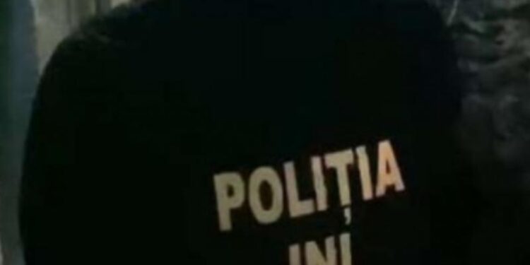 Șantaj din penitenciar: un deținut și complicea sa au cerut bani pentru a nu publica imagini intime