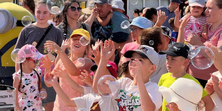 Сказочный праздник в GagauziyaLand: Мыльные пузыри, танцы и улыбки для всех возрастов