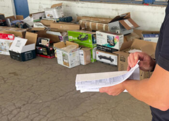 Două loturi comerciale, depistate cu nereguli de Serviciul Vamal