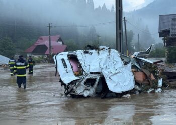 Dezastru în Neamț și Suceava: un mort, sute evacuați, poduri distruse