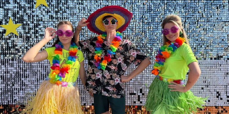 Сотни детей и родителей приняли участие в пенной дискотеке в Комрате