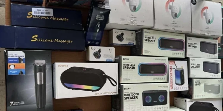 Nu au declarat tot: trei conaționali, prinși cu „marfă în plus” la punctul de control Leușeni