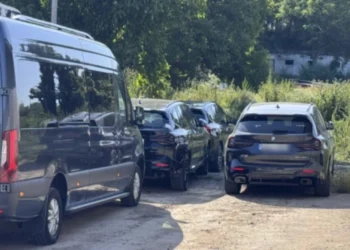 Țigări ascunse în podeaua unui autocar, descoperite la Vama Cahul