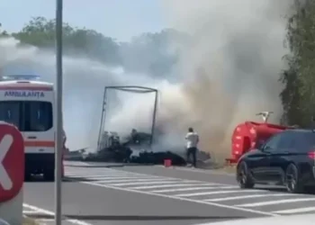 În raionul Anenii Noi a luat foc o remorcă cu lemne