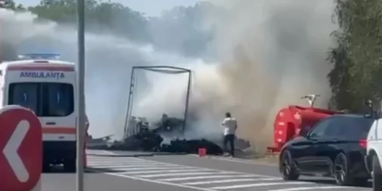 În raionul Anenii Noi a luat foc o remorcă cu lemne