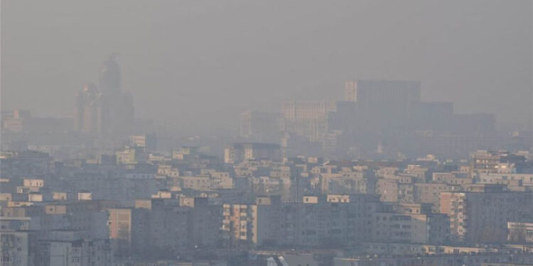 Aerul din Chișinău și Bălți a depășit norma de poluare din cauza temperaturilor