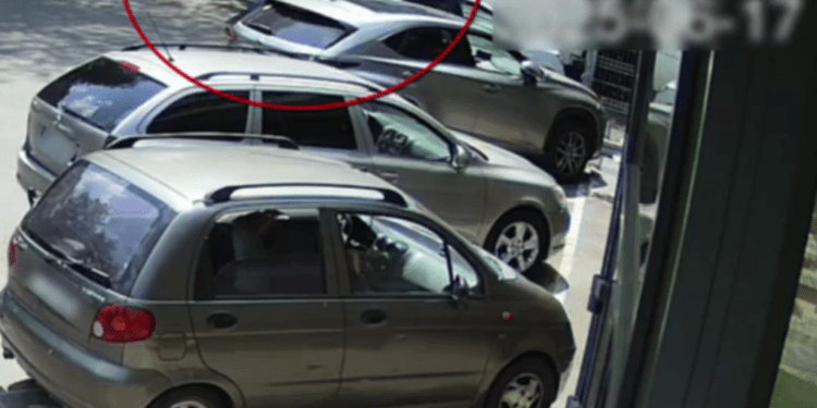 Doi bărbați reținuți la Chișinău pentru furtul unui microbuz vândut la fier vechi