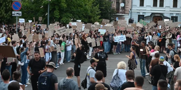 В Украине прошли протесты против ограничения полномочий Национального антикоррупционного бюро