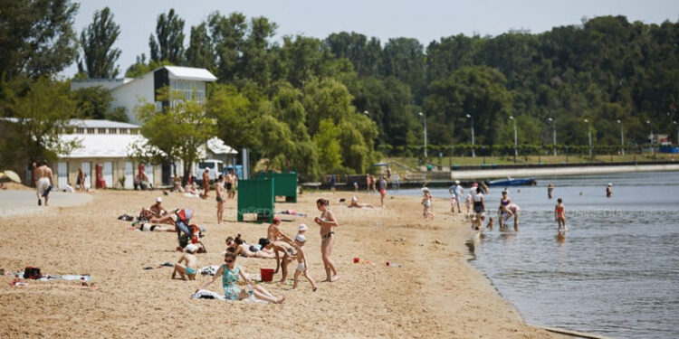 Scăldatul în lacurile din Chișinău, un pericol: Avertismentul medicilor