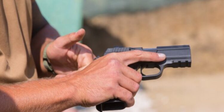 Autoritățile interzic eliberarea permiselor de portarmă pentru transnistreni