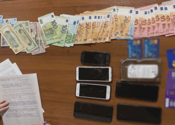 Escrocherie de peste 4,4 milioane lei coordonată din penitenciar: Opt condamnați la până la 12 ani de închisoare