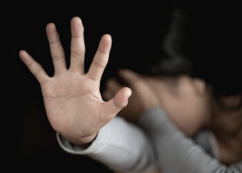 Tată condamnat la 25 de ani pentru abuz sexual și violență în familie