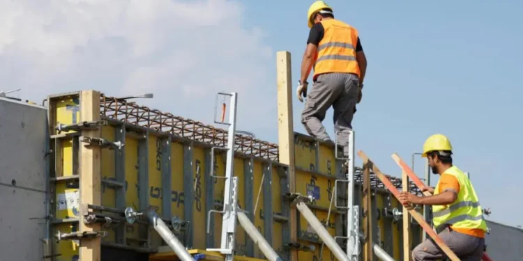 Despre criza în construcțiile din Moldova: Salarii în plic și diferențe uriașe între Chișinău și restul țării