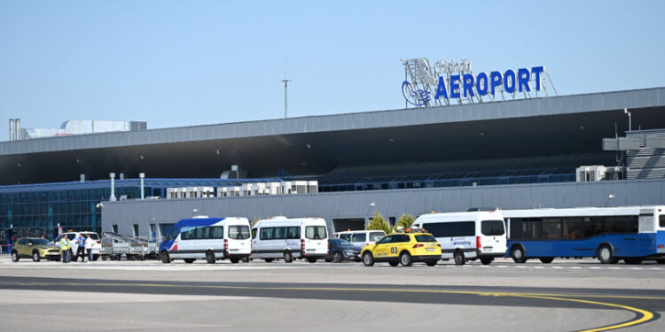 Mită la frontieră: Un ucrainean, prins în flagrant când oferea bani pentru șase turci