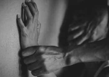 Asistent Parental Condamnat pentru Violarea Minorei