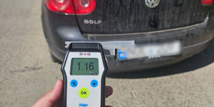 Poliția reține o femeie care a condus beată și fără drept în localitatea Nimoreni