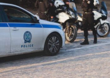 Doi moldoveni, reținuți în Grecia cu acte false