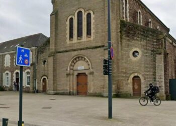 Scene de groază în Franța: Un român înarmat cu un cuțit a dat buzna într-o biserică și a amenințat credincioșii