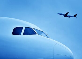 Putea să fie sfârșitul pentru sute de pasageri. Un avion a aterizat peste o altă aeronavă care începea decolarea