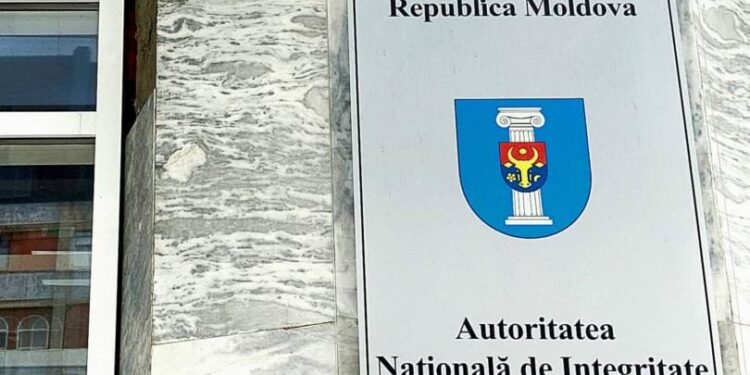 Необоснованное обогащение сотрудника таможни: проверка НОН