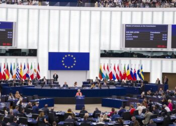 Moțiunea anti-Ursula în cazul Pfizergate. Șefa CE și-a numit criticii „apologeți ai lui Putin” și „teoreticieni ai conspirației”