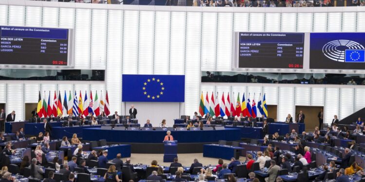 Moțiunea anti-Ursula în cazul Pfizergate. Șefa CE și-a numit criticii „apologeți ai lui Putin” și „teoreticieni ai conspirației”