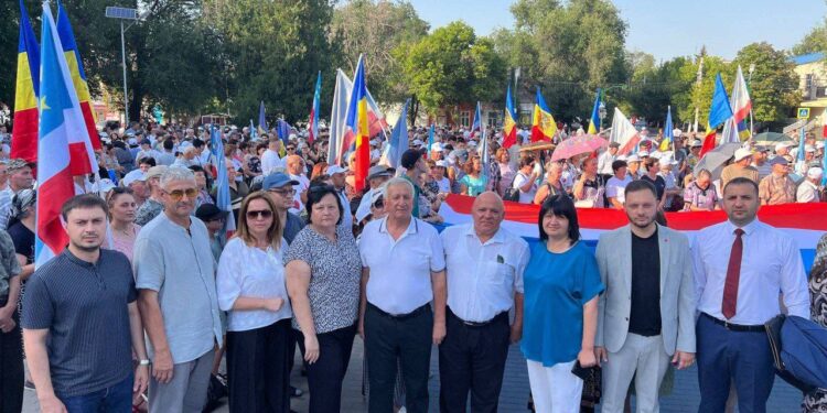 Mii de locuitori au participat la un miting în susținerea Evgheniei Guțul în Ceadâr-Lunga