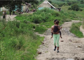 Sunt gravide și au 11 ani. Într-un sat din Maramureș, 50 de fete minore așteaptă un copil. Unde sunt adulții?