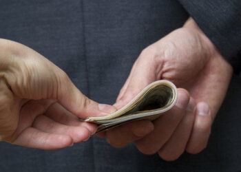 Avocat din Chișinău cercetat pentru trafic de influență: a cerut 3.000 de euro mită