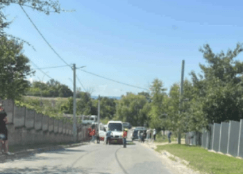 Tragedie la Ungheni: Un copil de 5 ani, spulberat de un microbuz de rută. Micuțul a decedat