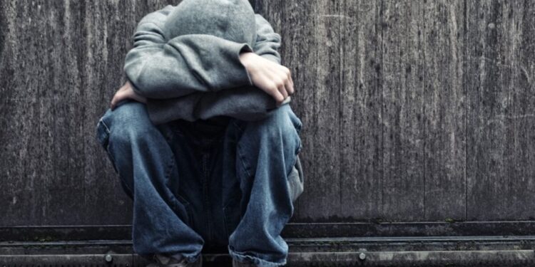 «Полиция занята лишь оппозицией». В стране растет преступность среди несовершеннолетних