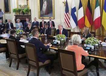 Трамп встретился с Зеленским и лидерами ЕС в Белом доме. Что нужно знать