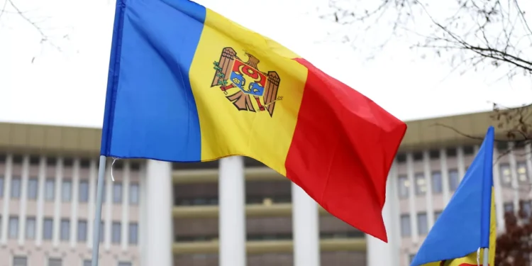 Выборы в Молдове должны быть реальным волеизъявлением народа, заявил Шойгу