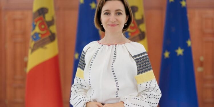 Месседж Санду в День независимости: Поздравление или имиджевая кампания?