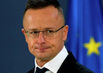 ЕС пытается подорвать встречу Путина и Трампа, заявил Сийярто