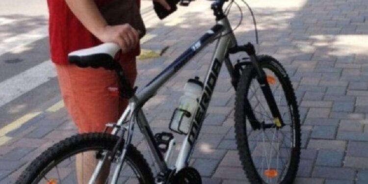 Подросток сбита велосипедистом на пешеходном переходе в Кишинёве