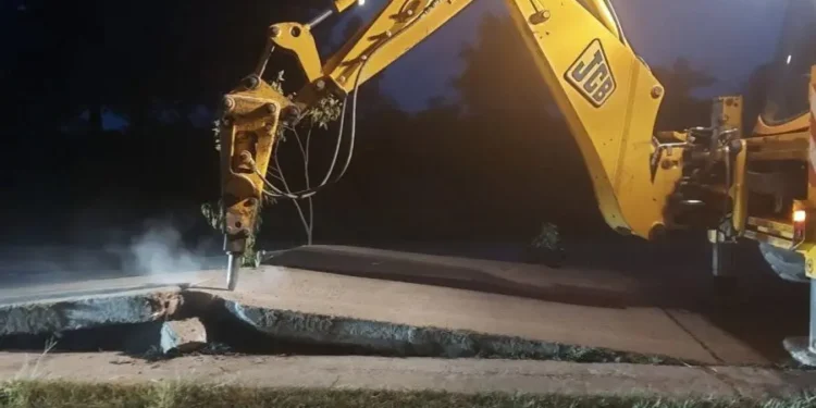 Затруднённое движение на национальной трассе M5 из-за деформации бетона, вызванной жарой