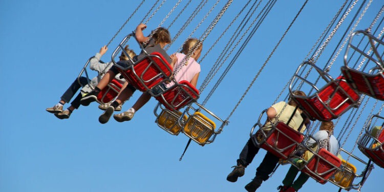 Шокирующая реакция: Компания-владелец упавшей карусели обвиняет в инциденте детей