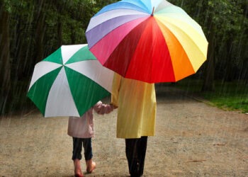 Vreme schimbătoare pe 18 august: ploi slabe și descărcări electrice, cu temperaturi de până la 28°C