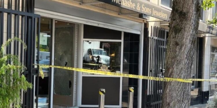 Jaf de 2 milioane de dolari în Seattle: hoții au fugit în 90 de secunde