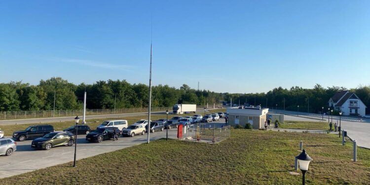 На выезде из Молдовы пробки. Что говорят в пограничной полиции