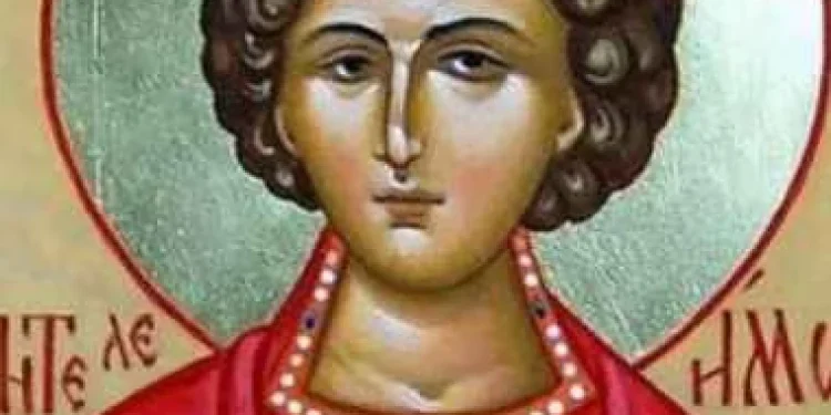 Creștinii de stil vechi îl cinstesc pe Sfântul Pantelimon, protectorul doctorilor