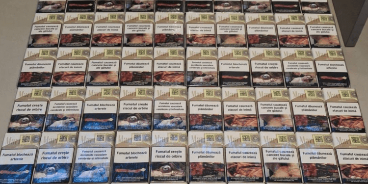 Tentativă de contrabandă cu țigarete dejucată de polițiștii de frontieră la Aeroportul Chișinău