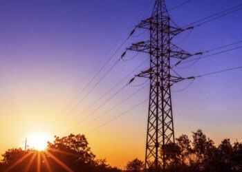 România vinde Republicii Moldova energie electrică mai scump decât altor țări din regiune